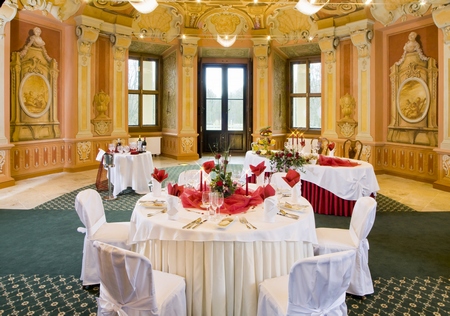 Организация свадьбы в усадьбе - прекрасная возможность окунуться в дворцовую атмосферу
